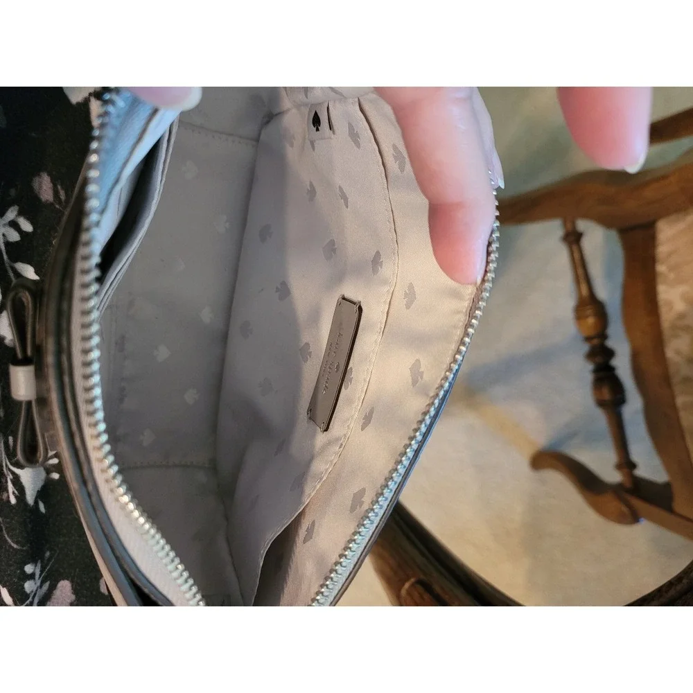 Kate Spade New York Pebbled Leather Bow Crossbody Bag‎ Taupe Beige Clover Spade